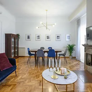 Glam 50 - Exlusive Penthouse In The Heart Of Appartement